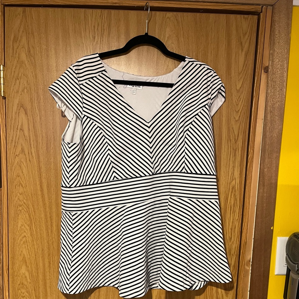 EUC City Chic top size L/ 20/ 2X